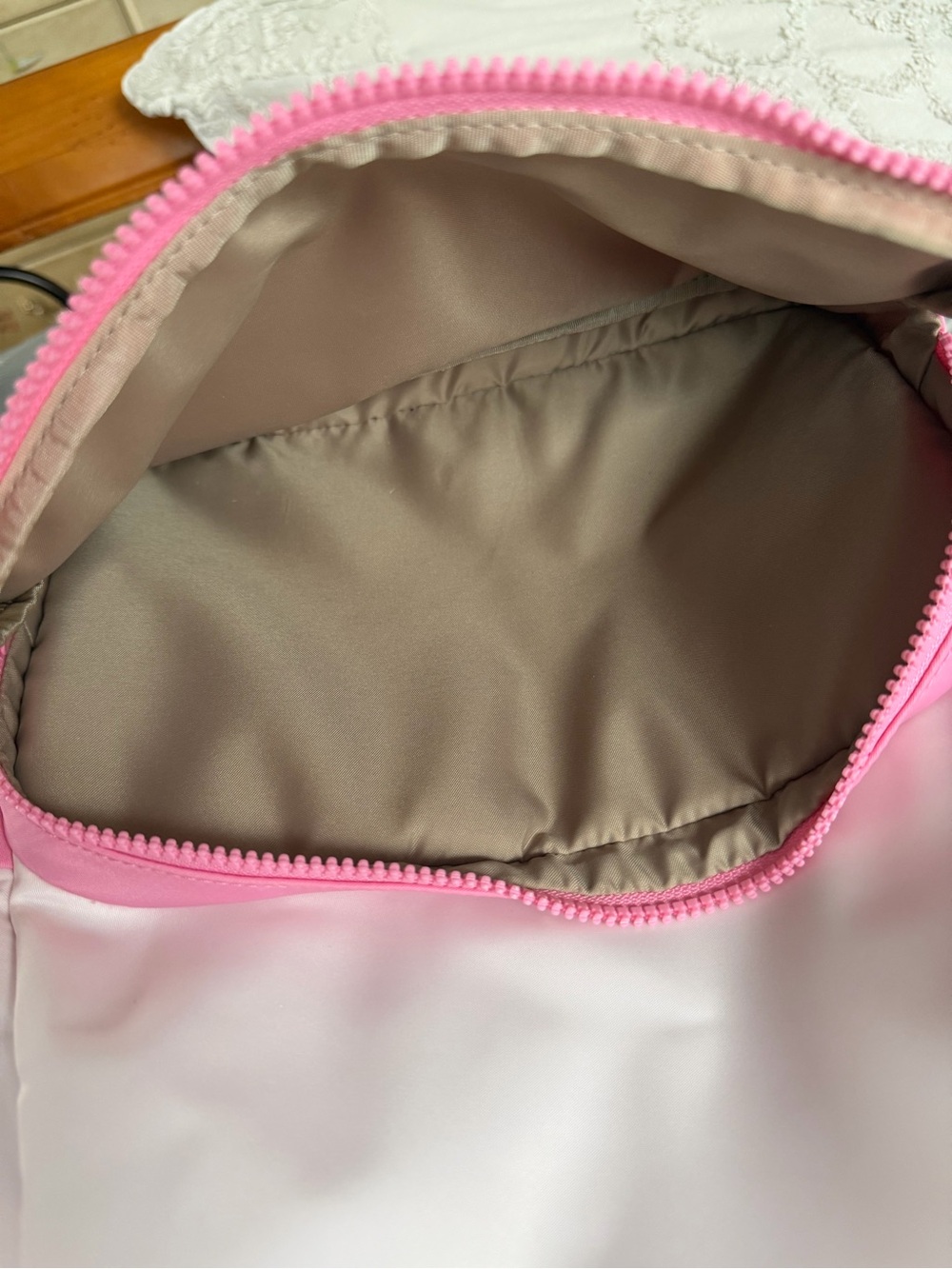 Lululemon Everywhere Backpack 22L Candy Cloud/Pink - Picture 6 of 7